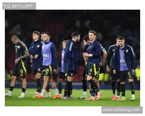 英俊潇洒的国外足球巨星展现赛场王者风范与无限魅力