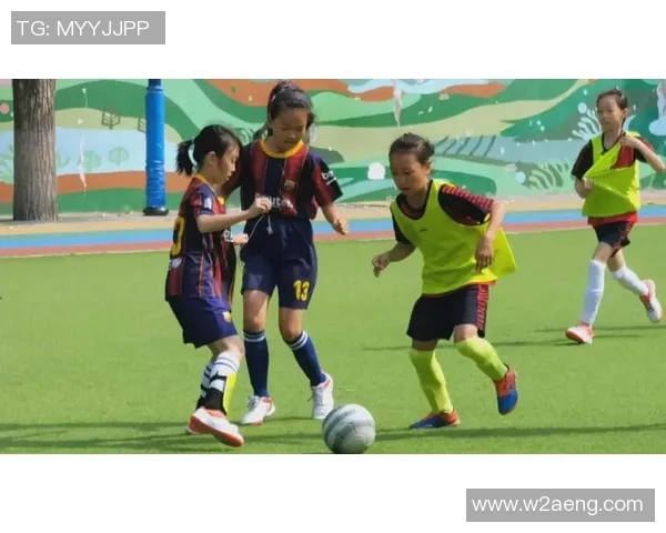 足球明星挥洒激情挑战极限 共谱绿茵场上的辉煌传奇